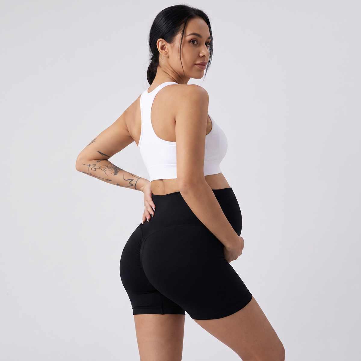 Averora Seamless Sculpt Shorts™